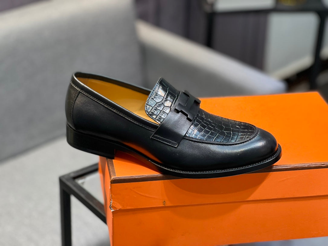 HM PARIS LOAFER BLACK CALFSKIN WITH CROCODILE MOTIF