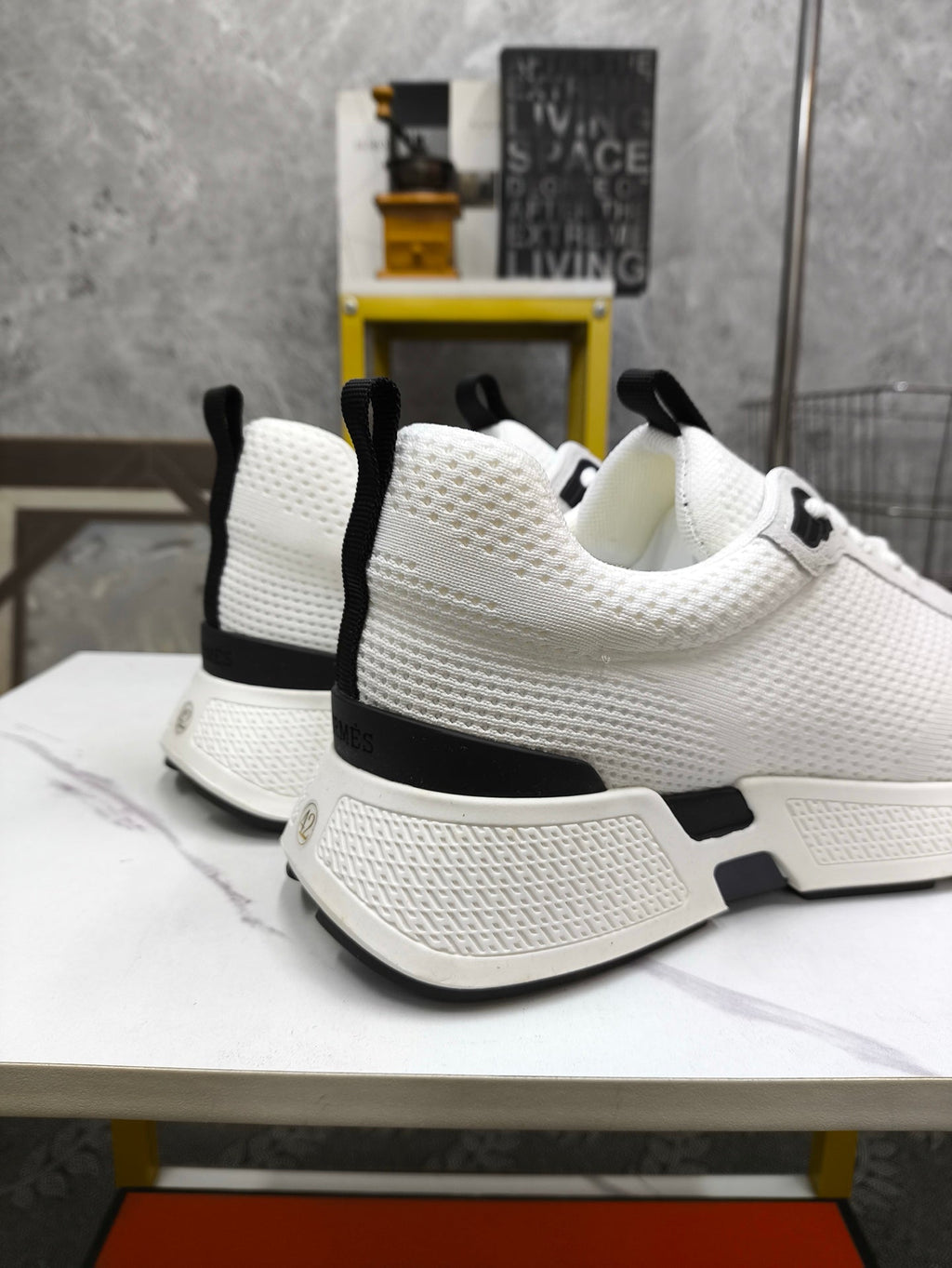 HM Men's Sneaker White Black Mesh Lambskin 543944