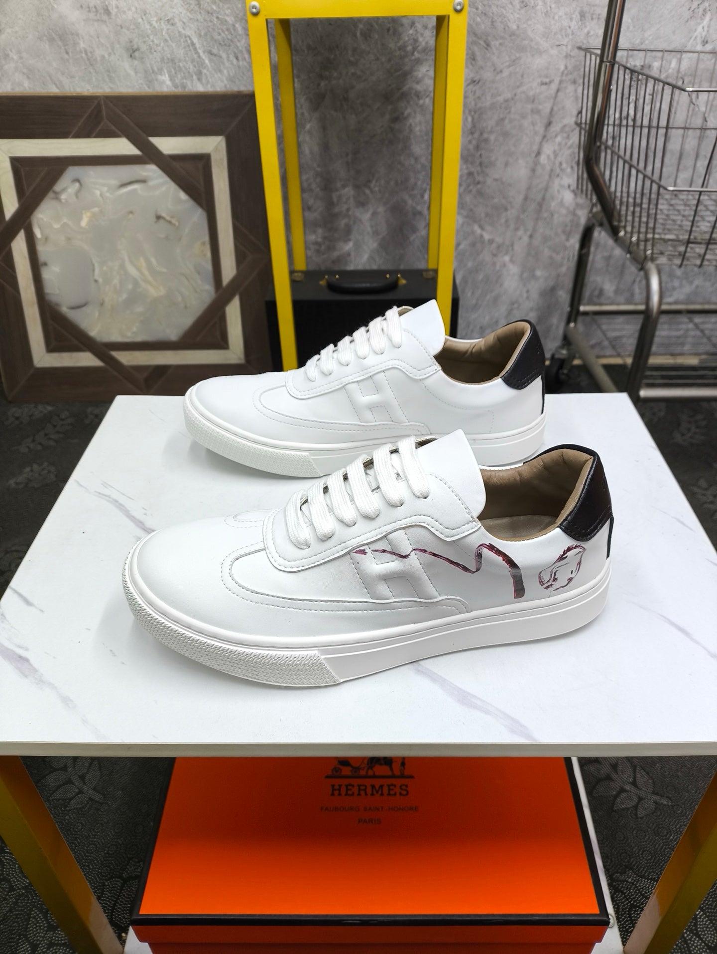 HM Men's Sneaker White Lambskin 543950