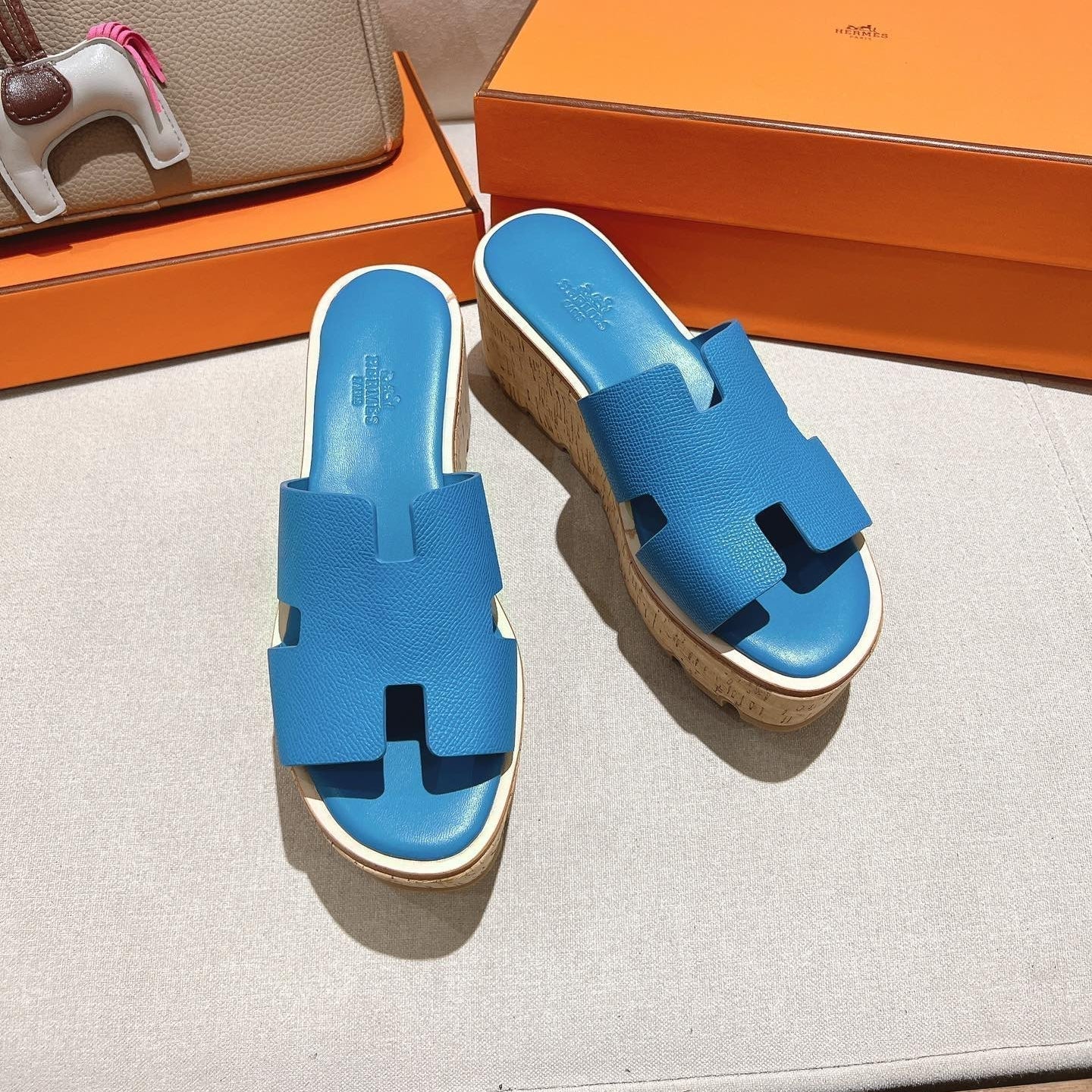 HERMES 25S HIGH WEDGE SANDALS IN BLUE LAMBSKIN STYLE 12