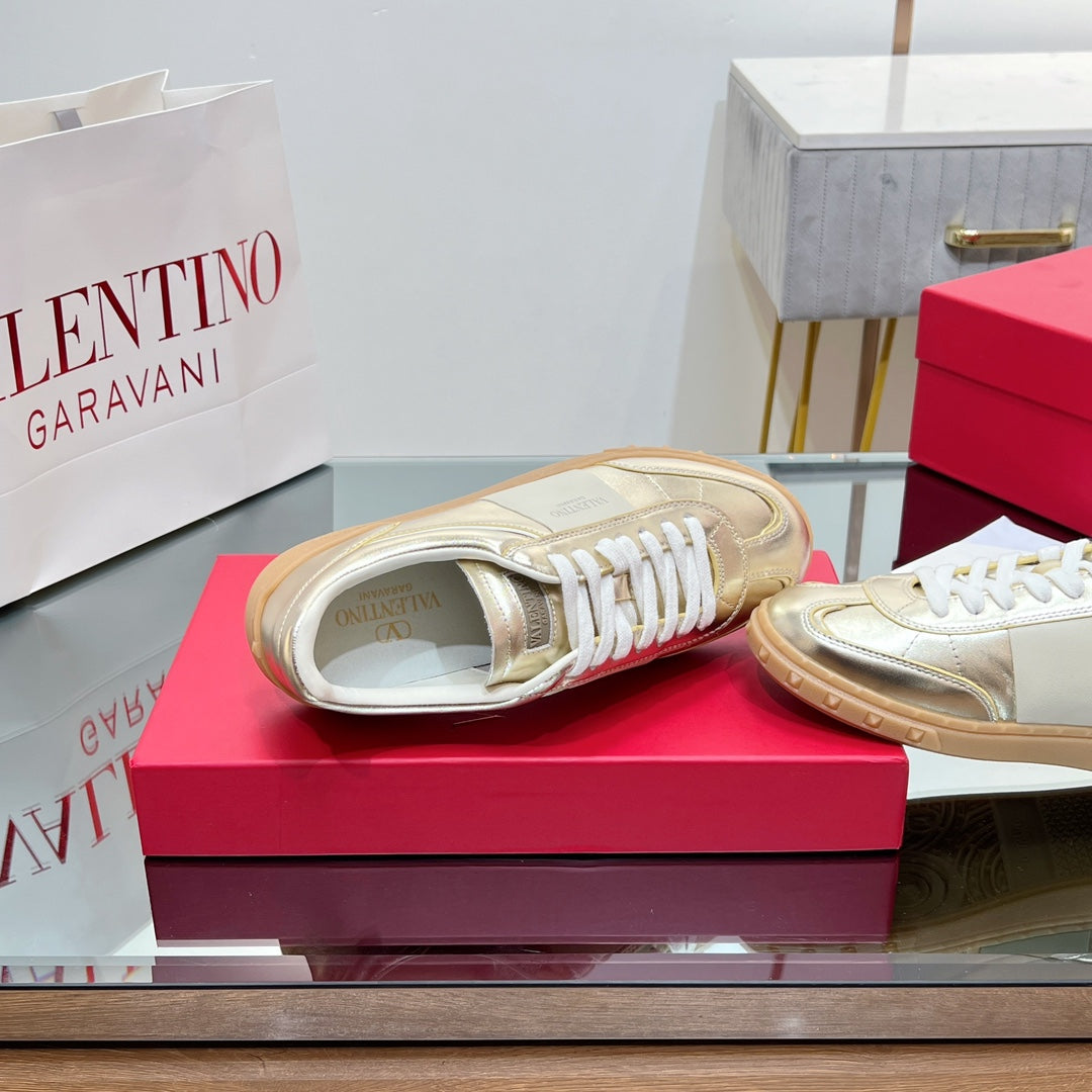 VL 25s Upvillage Sneakers In Light Gold Lambskin