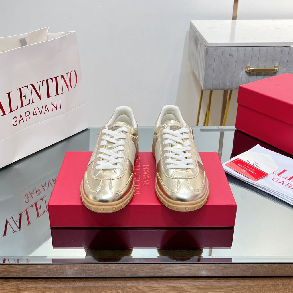 VL 25s Upvillage Sneakers In Light Gold Lambskin