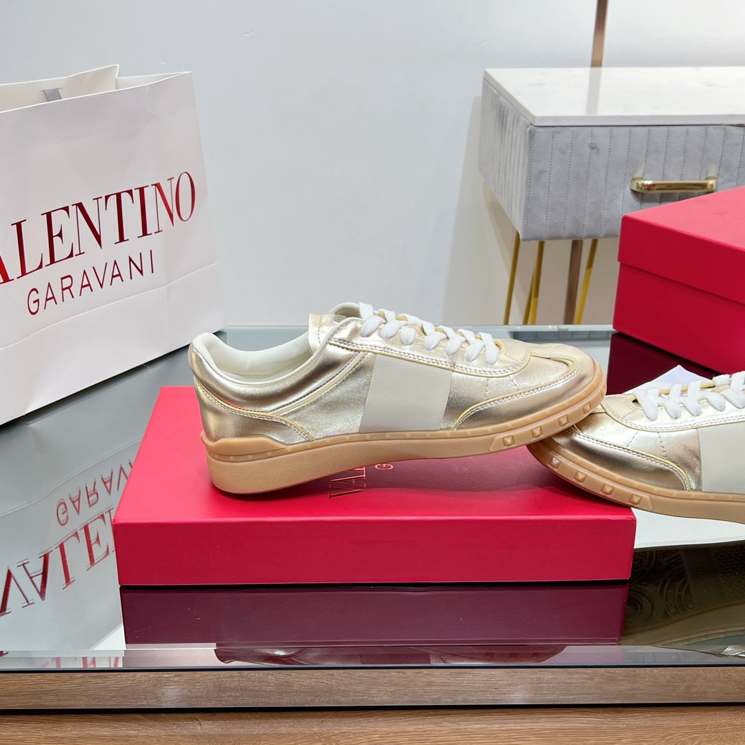 VL 25s Upvillage Sneakers In Light Gold Lambskin