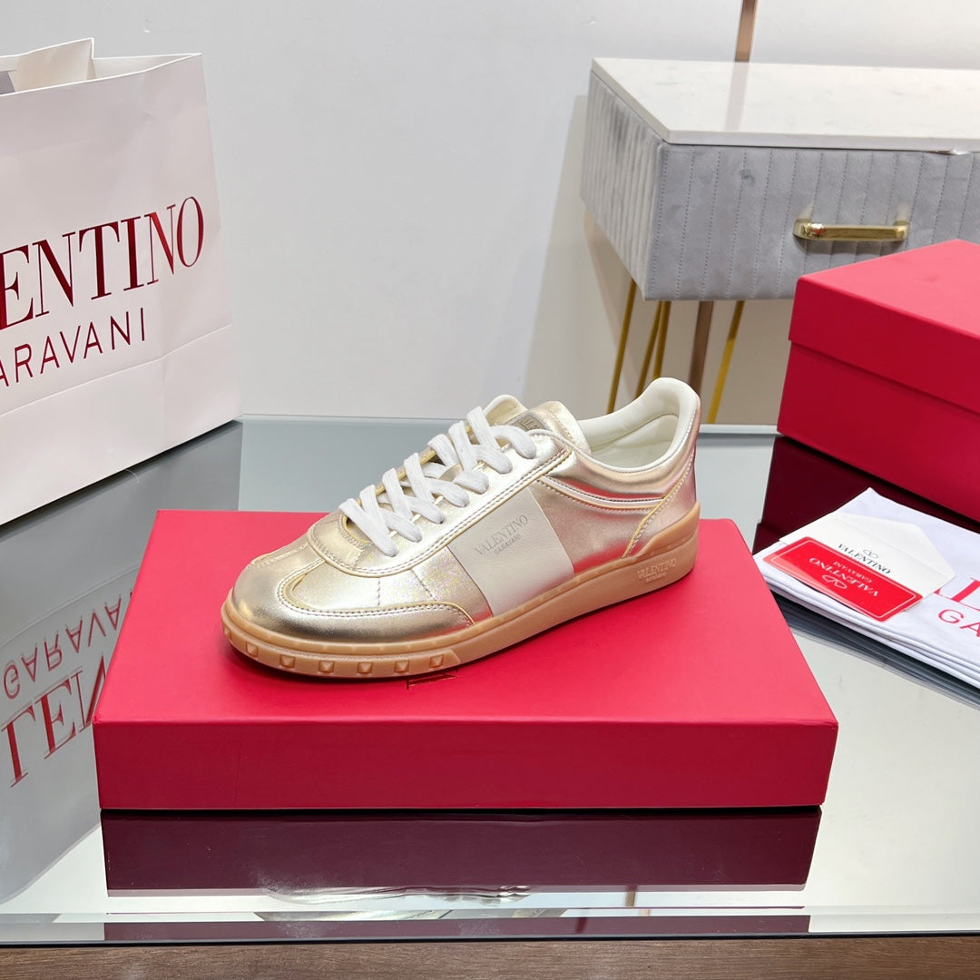 VL 25s Upvillage Sneakers In Light Gold Lambskin