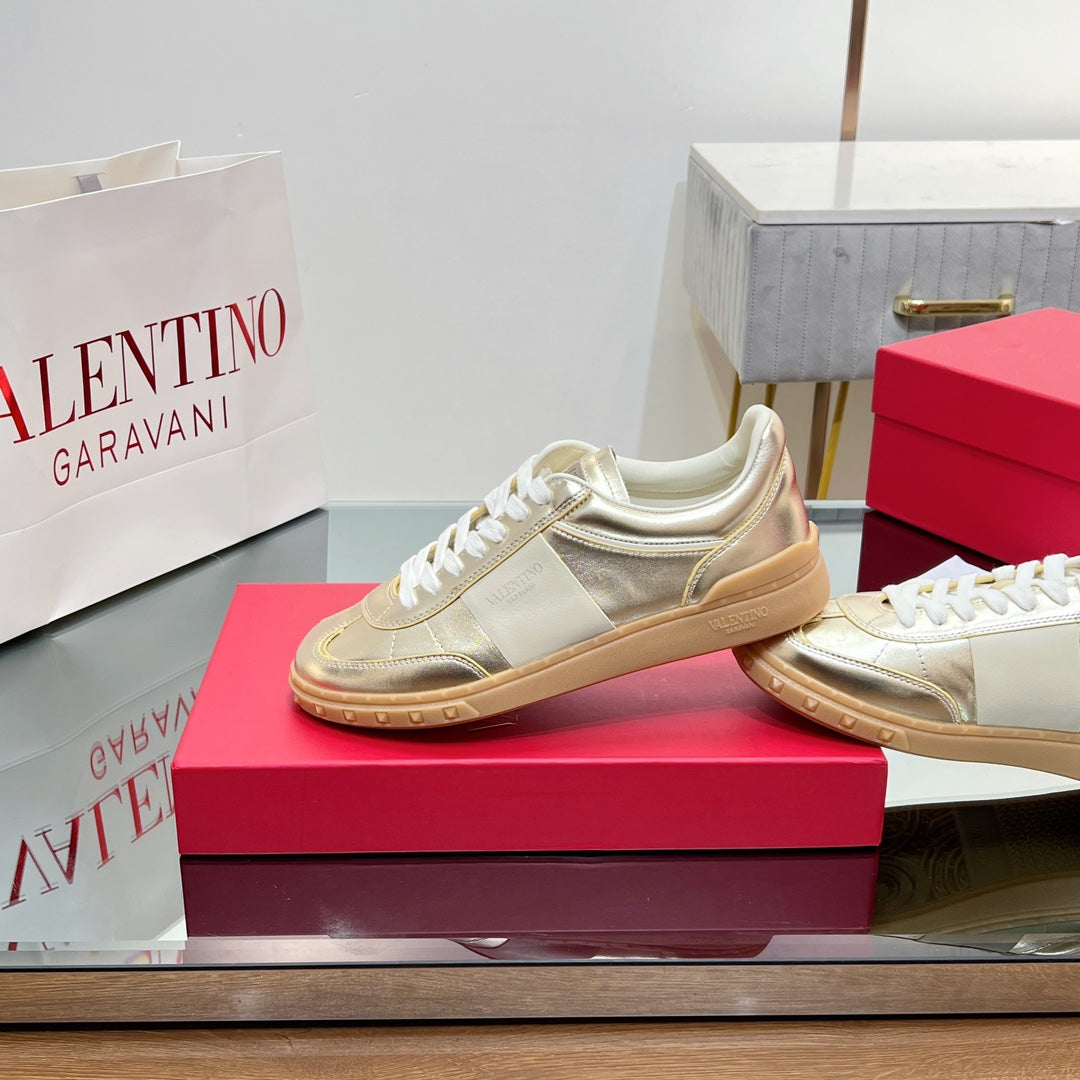 VL 25s Upvillage Sneakers In Light Gold Lambskin