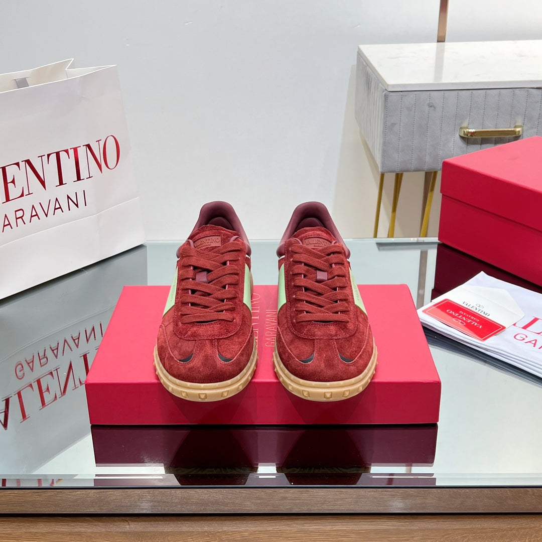 VL 25s Upvillage Sneakers In Red Suede