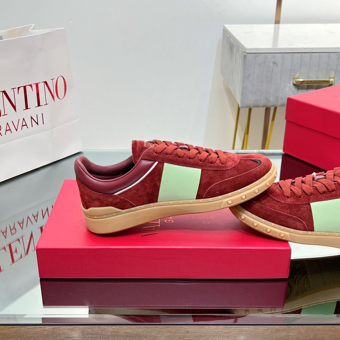 VL 25s Upvillage Sneakers In Red Suede