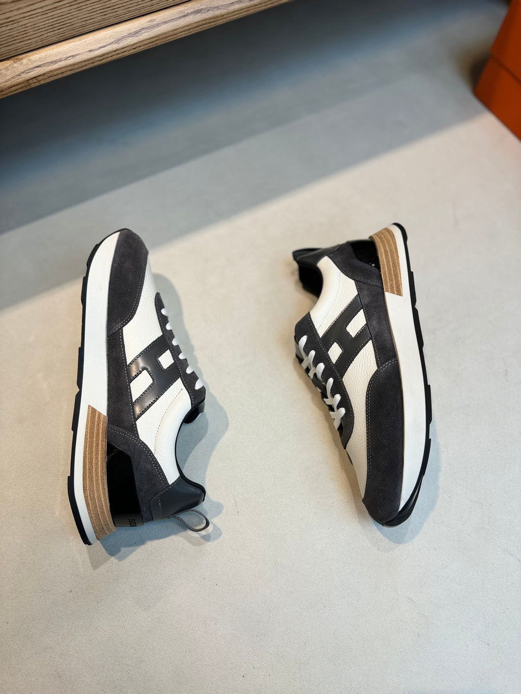 HM INTERACTIVE LACE-UP SNEAKER GRAY AND WHITE CALFSKIN