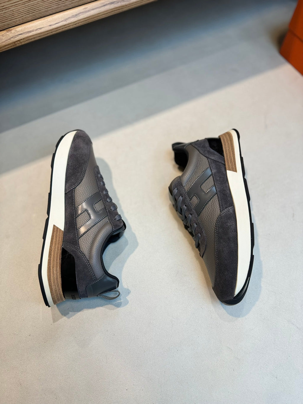 HM INTERACTIVE LACE-UP SNEAKER GRAY CALFSKIN
