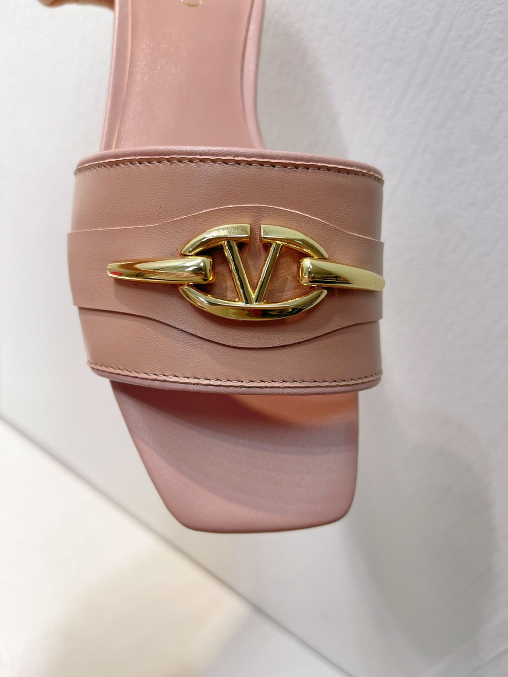 VT Moon Slides in Leather Pink Cowhide 292860