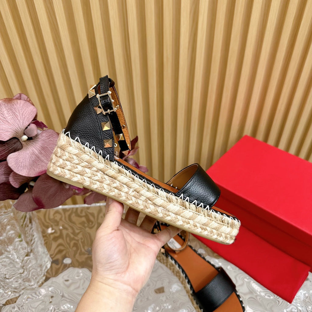 Rockstud Espadrille 45mm Black leather sandals
