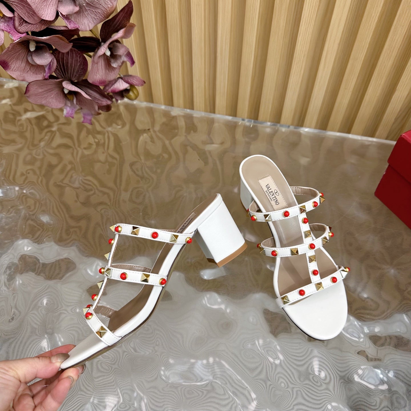 Rockstud Leather Caged Mule Sandals 60mm White Sheepskin 307863