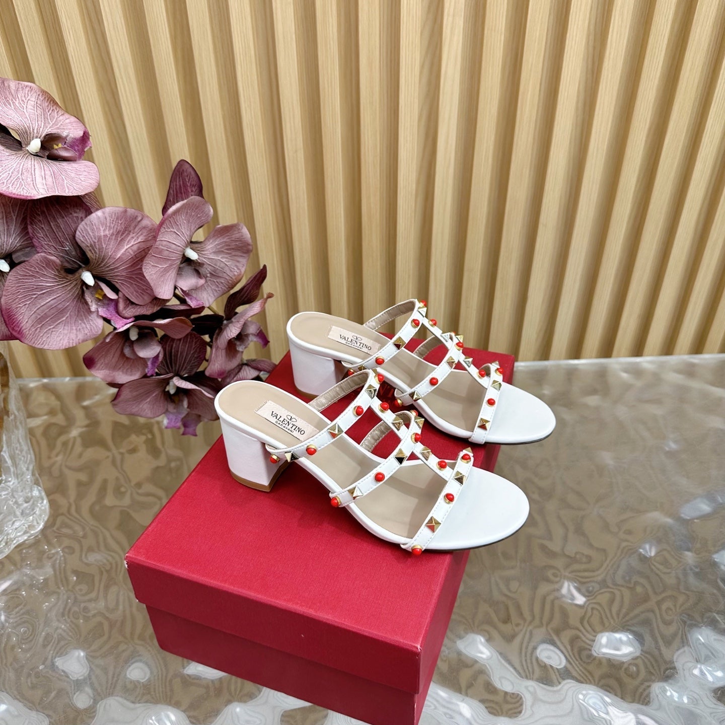 Rockstud Leather Caged Mule Sandals 60mm White Sheepskin 307863