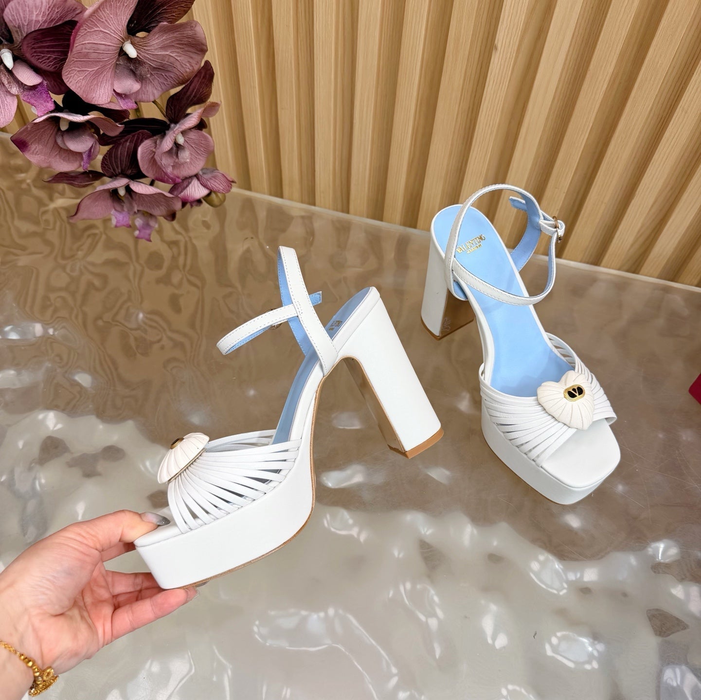 Valentino Royal Sandal 11.5cm White Blue Leather 702273