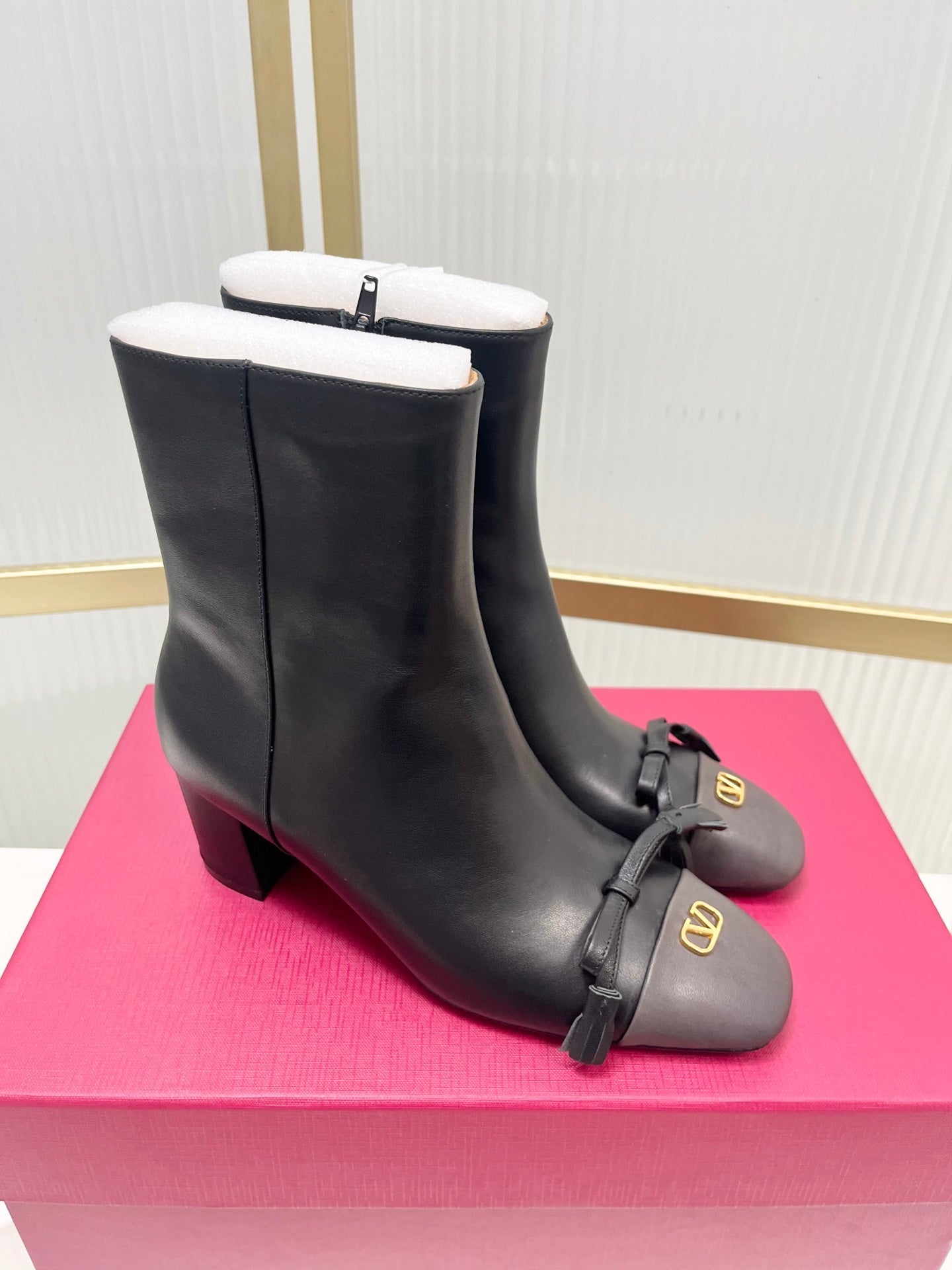 Valentino 2025 Bow Square Toe Zipper Ankle Boot Black Cowhide 549736