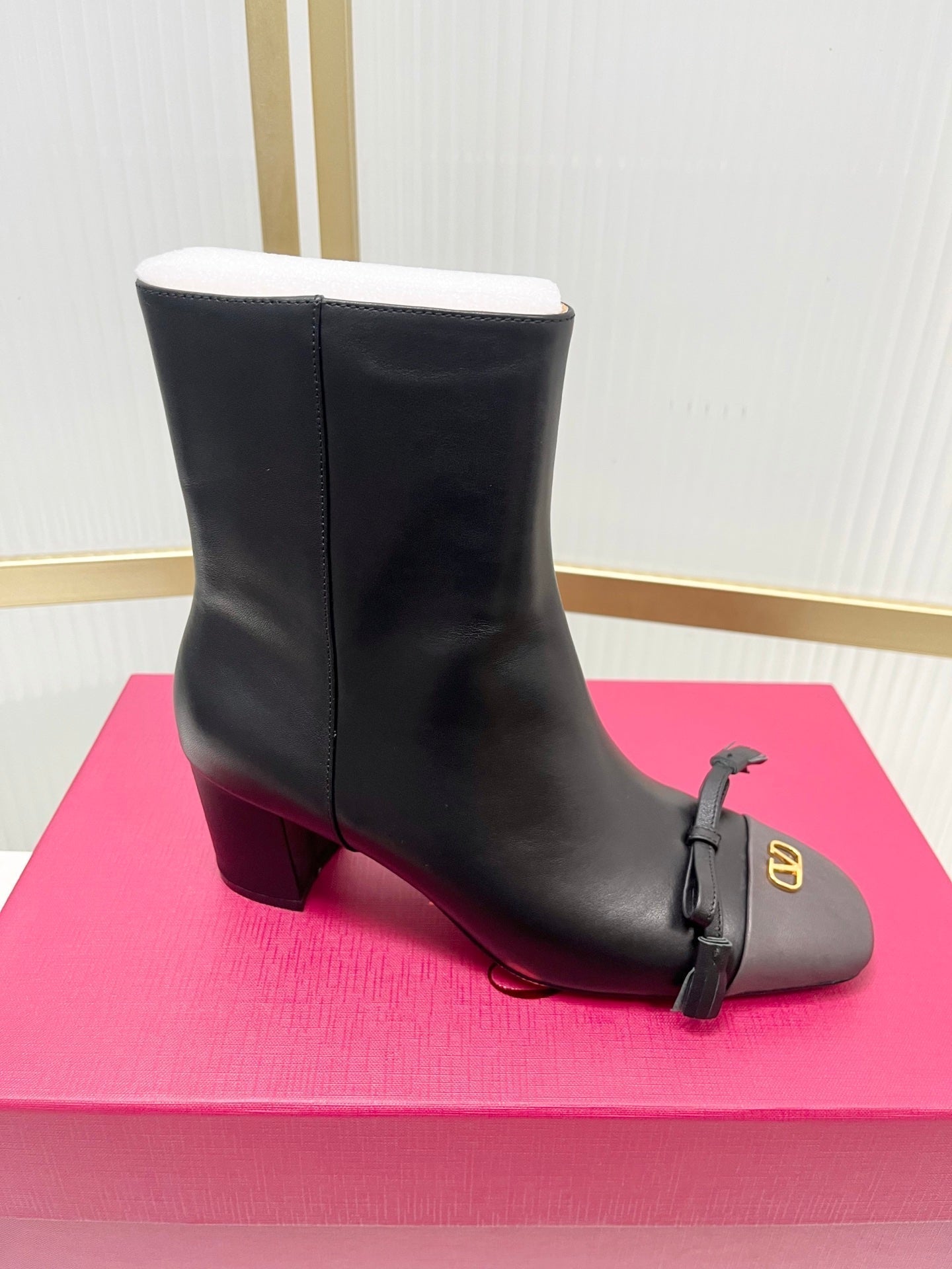 Valentino 2025 Bow Square Toe Zipper Ankle Boot Black Cowhide 549736