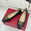 VLogo Signature Ballerina Black Sheepskin 702260