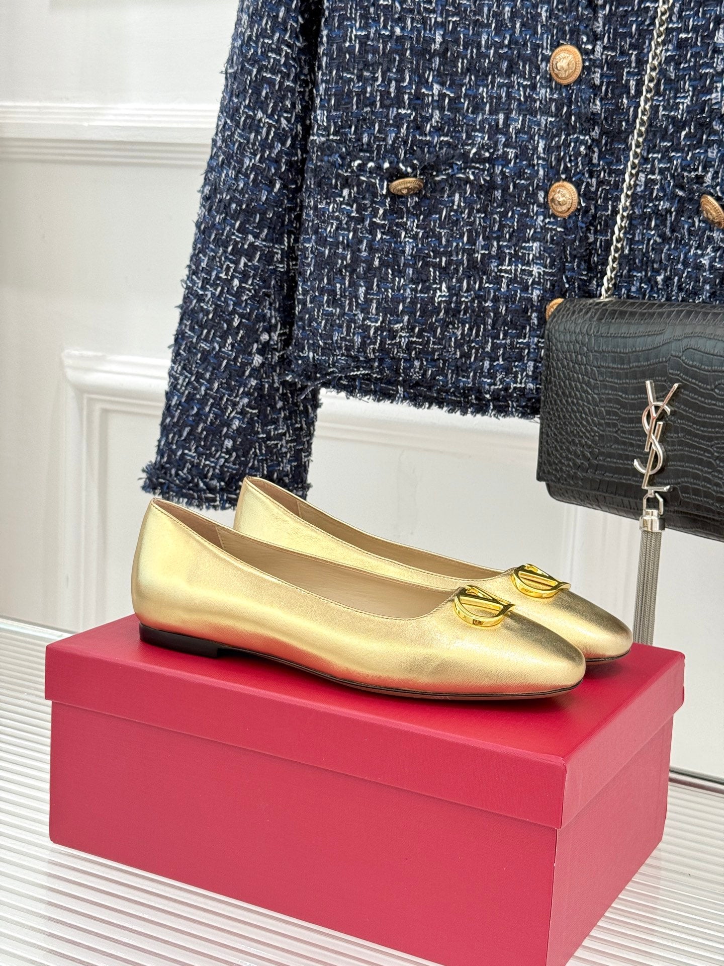 VLogo Signature Ballerina Gold Sheepskin 702258