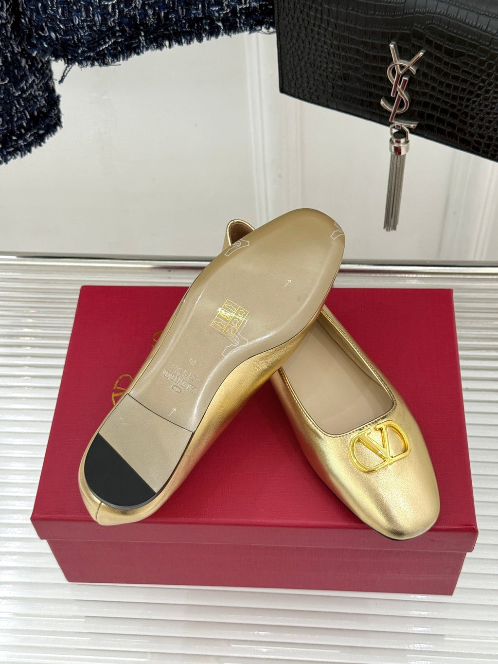 VLogo Signature Ballerina Gold Sheepskin 702258