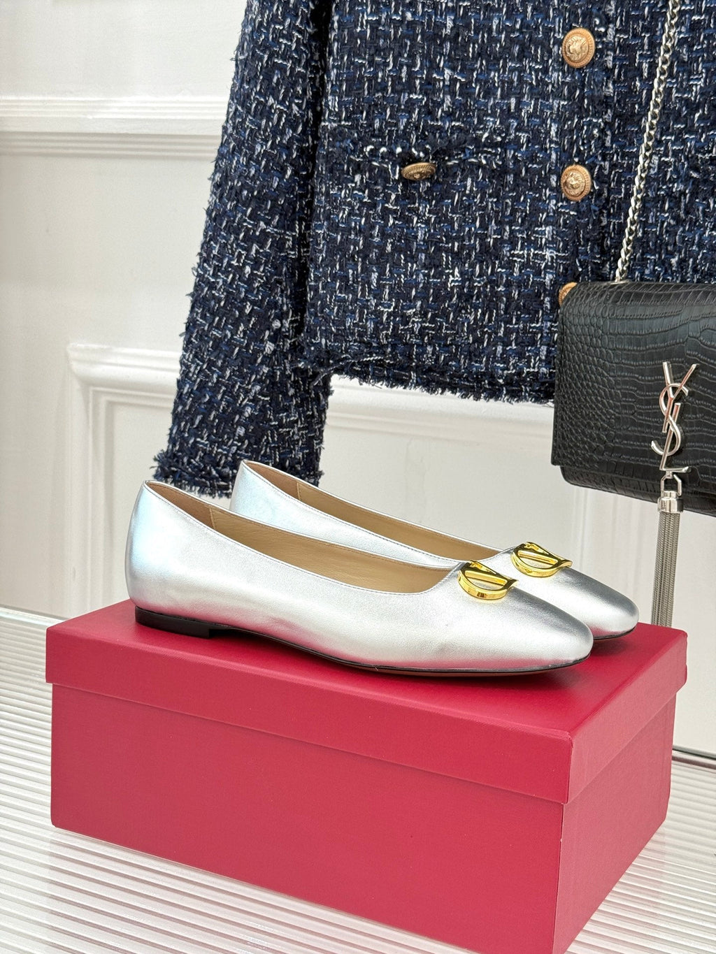 VLogo Signature Ballerina Sliver Sheepskin 702259