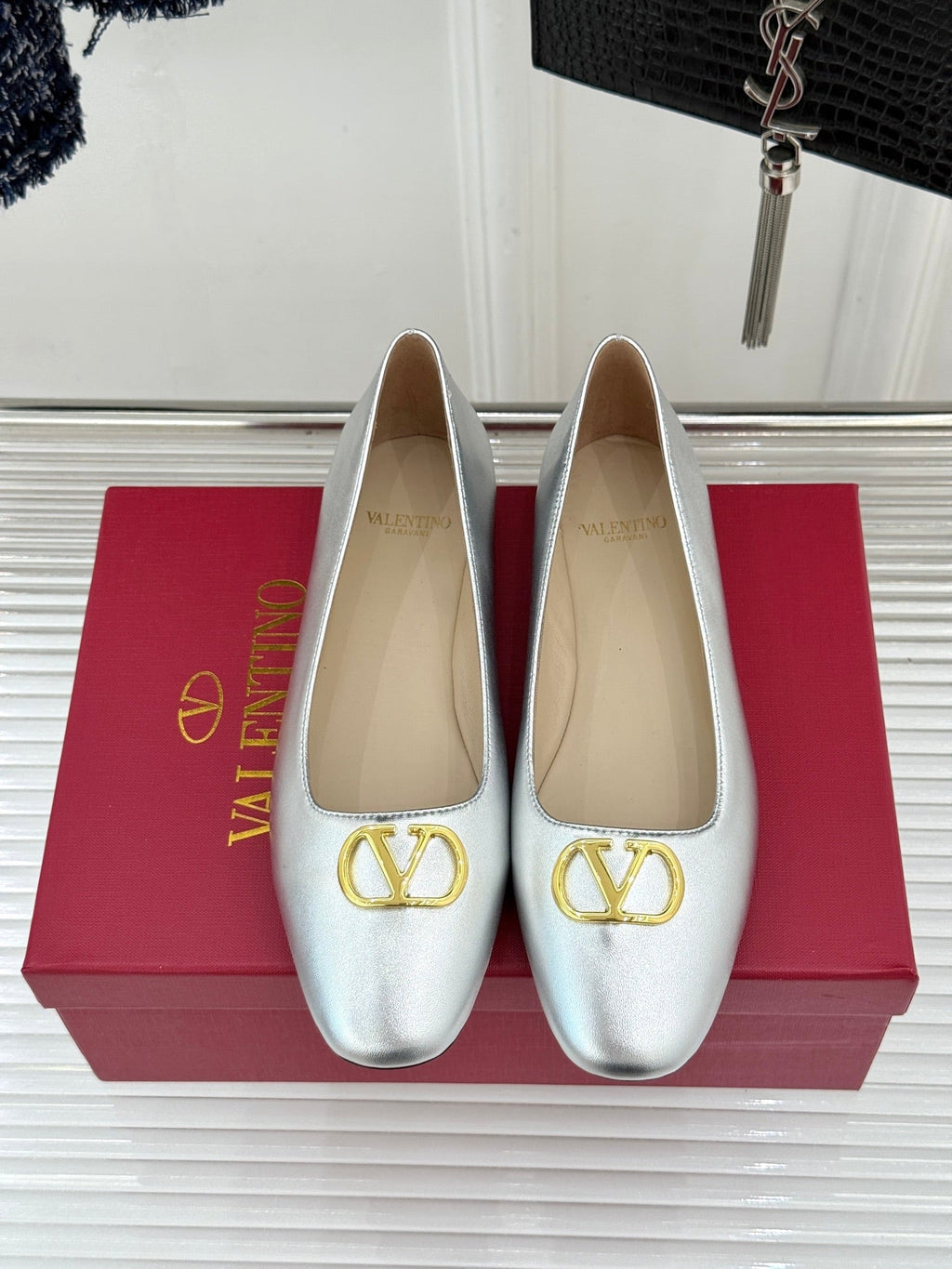 VLogo Signature Ballerina Sliver Sheepskin 702259