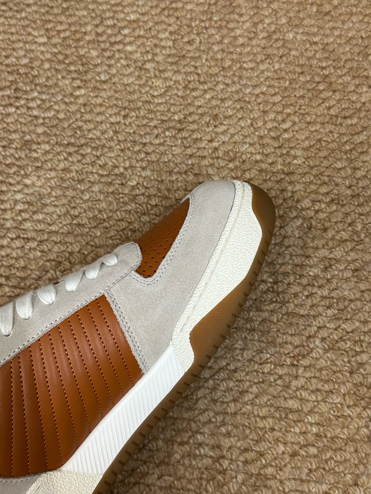 VLogo Upvillage Low-Top Sneakers Brown Grey Suede Leather 691440