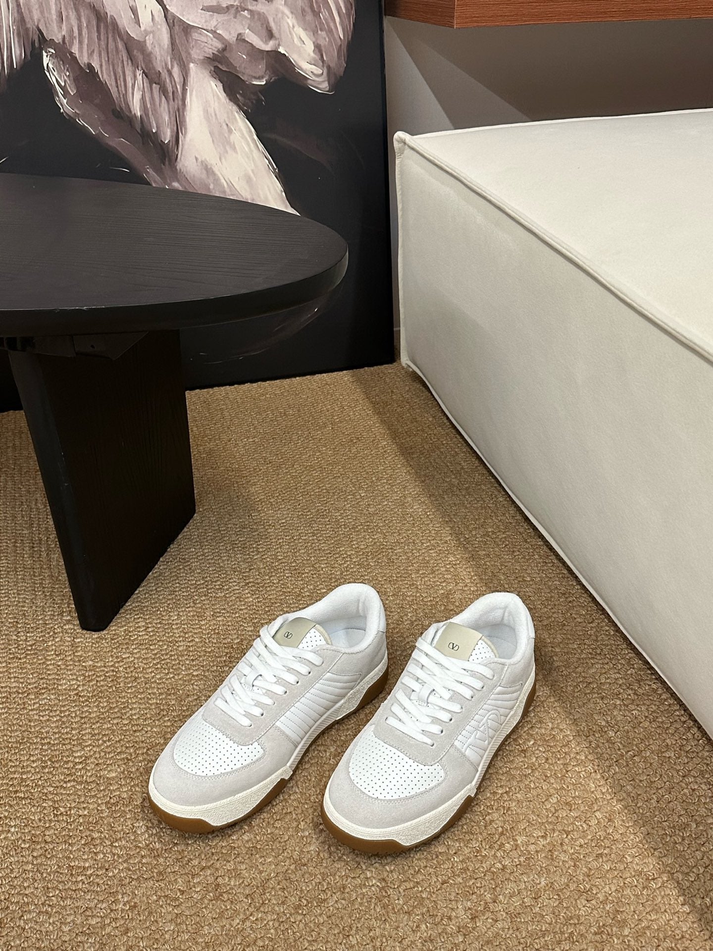 VLogo Upvillage Low-Top Sneakers White Grey Suede Leather 691441
