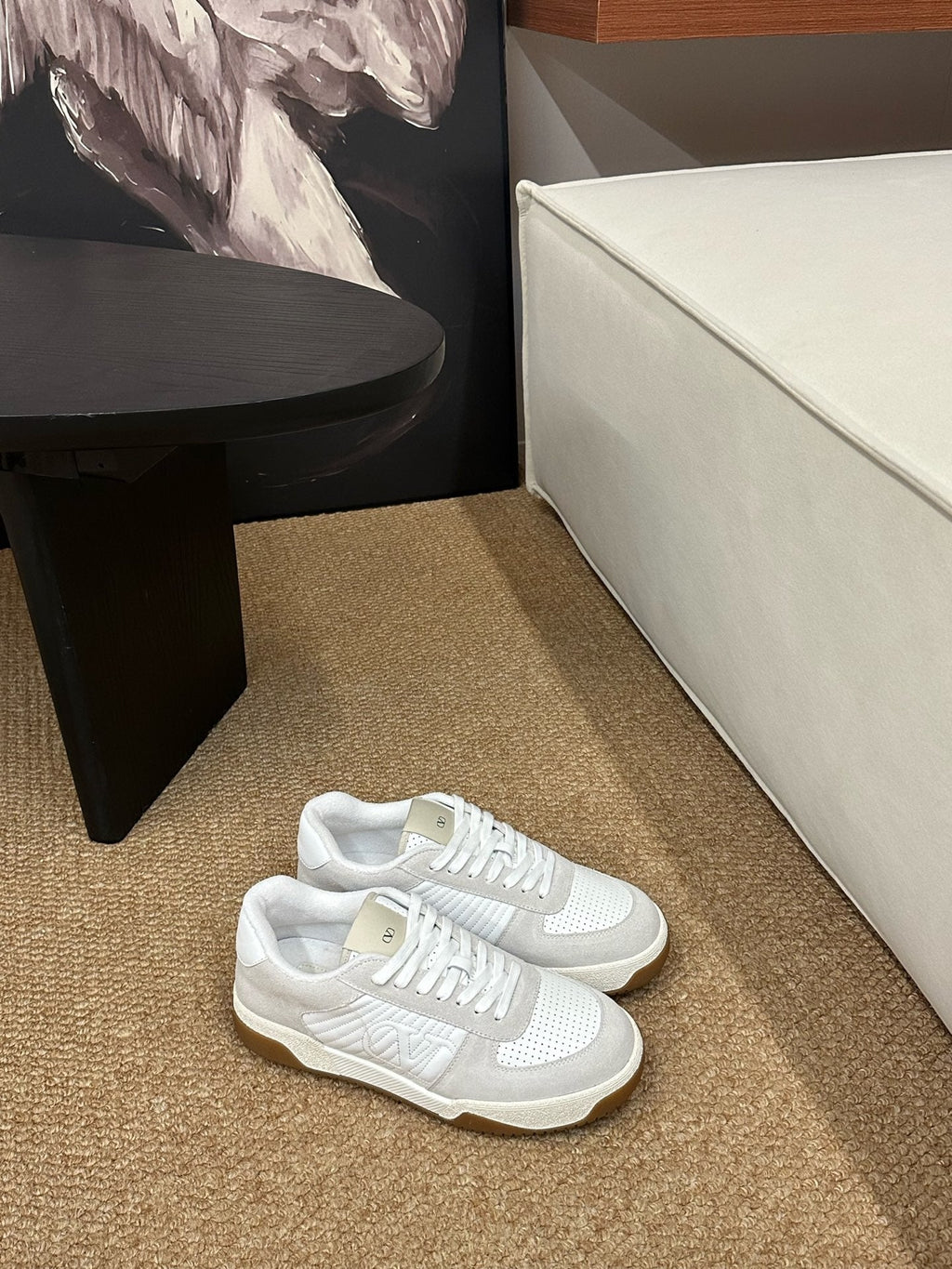 VLogo Upvillage Low-Top Sneakers White Grey Suede Leather 691441