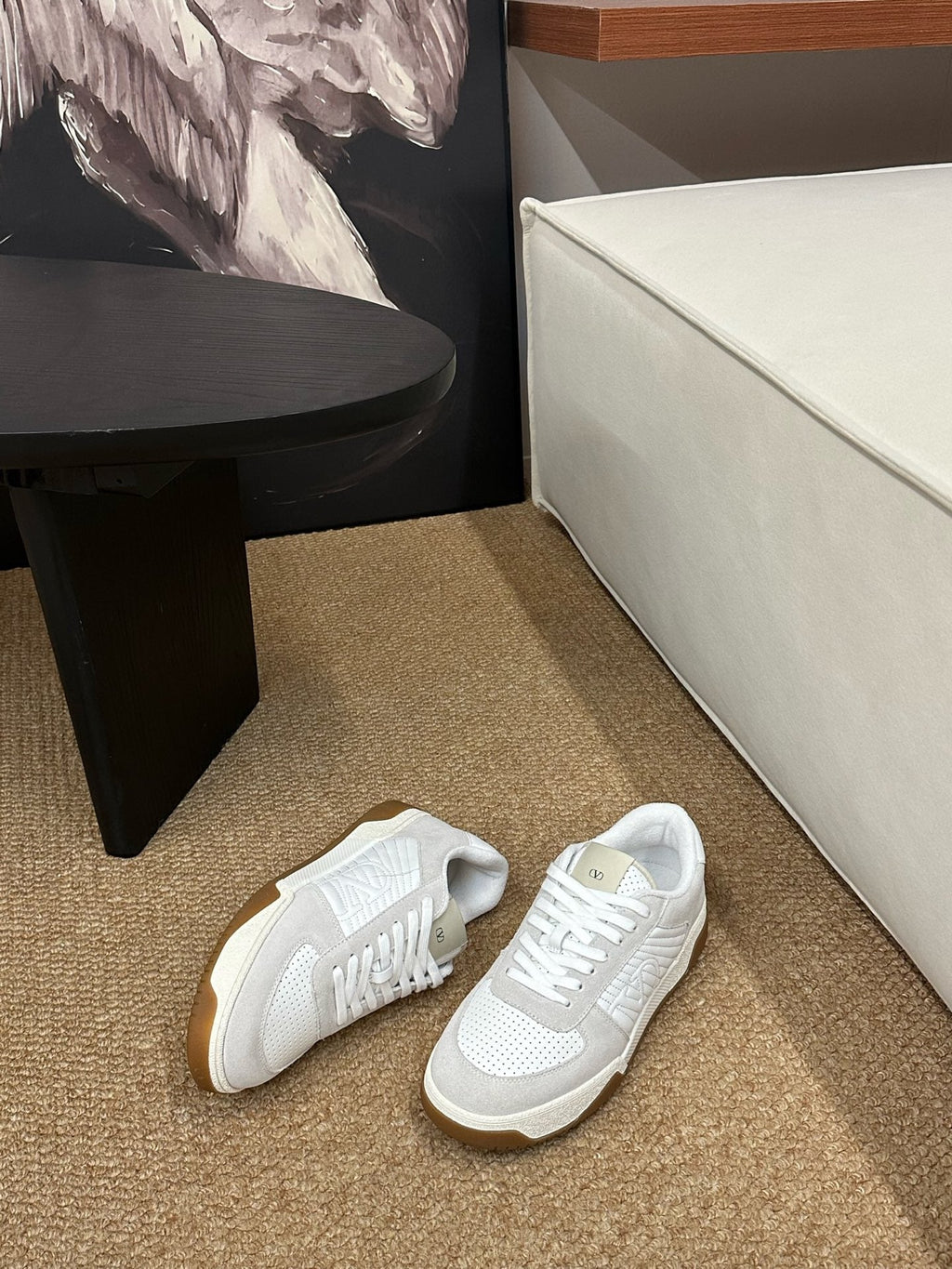 VLogo Upvillage Low-Top Sneakers White Grey Suede Leather 691441