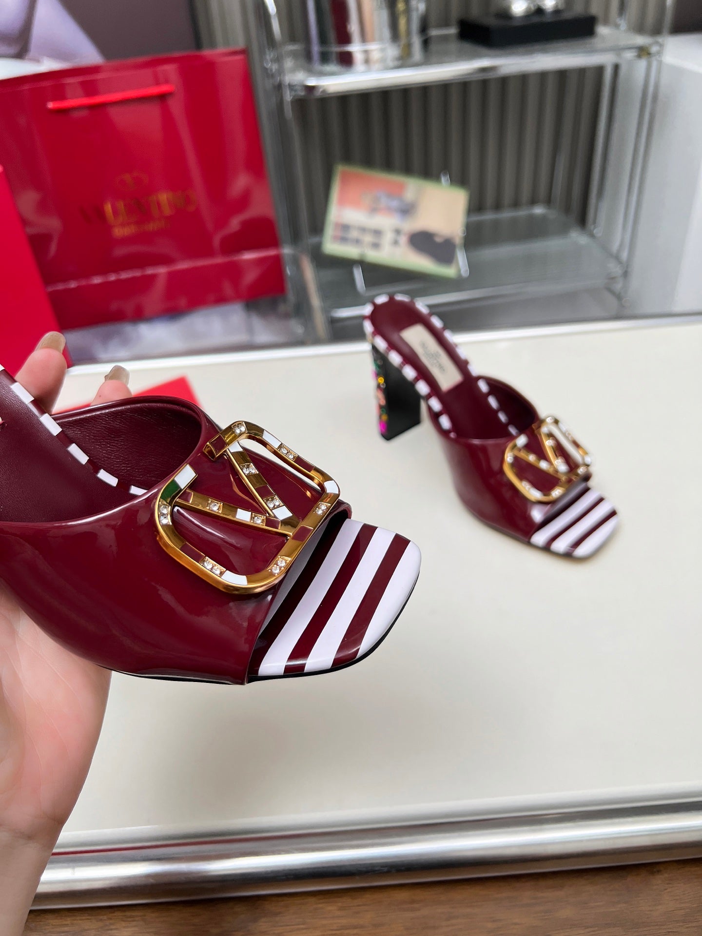VT Vlogo High-Heeled Sandals 10.5cm Wine Red Leather 625760