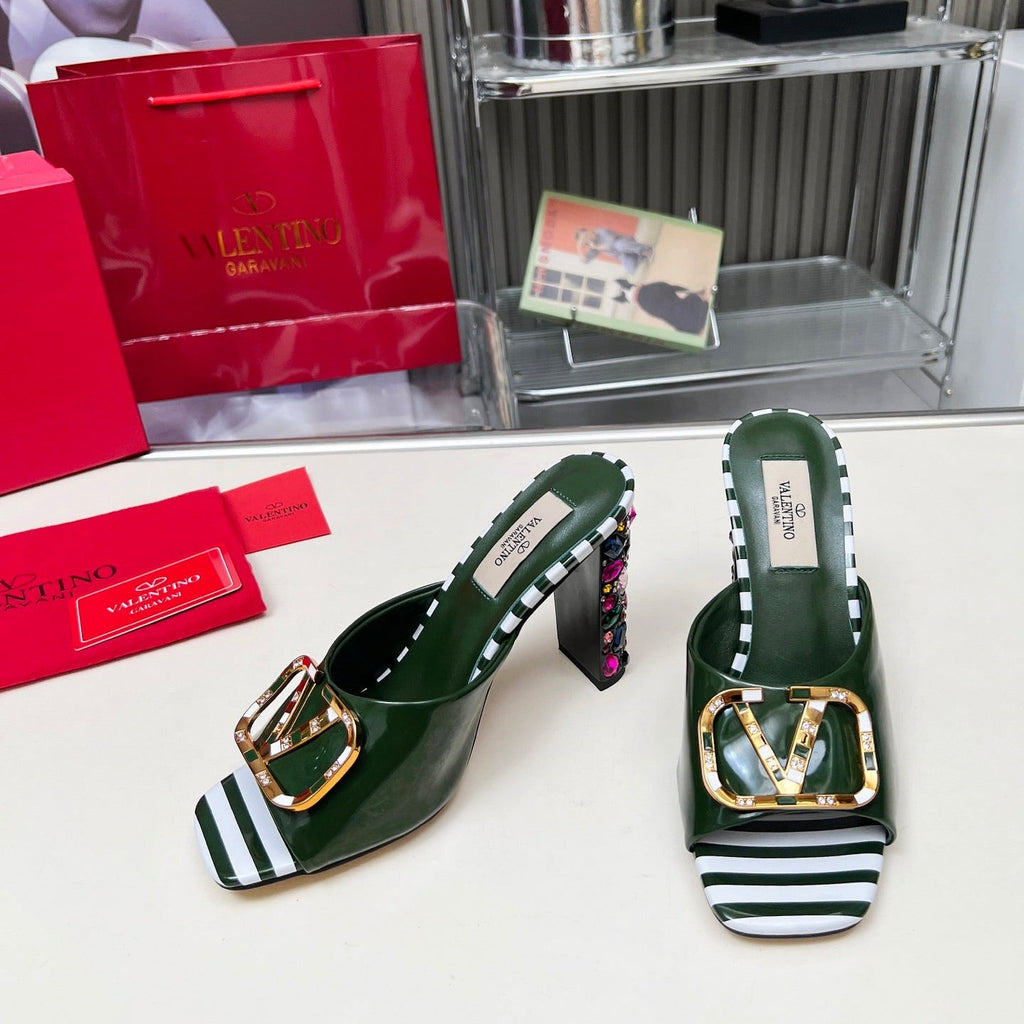 VT Vlogo High-Heeled Sandals 10.5cm Emerald Green Patent Leather 625761