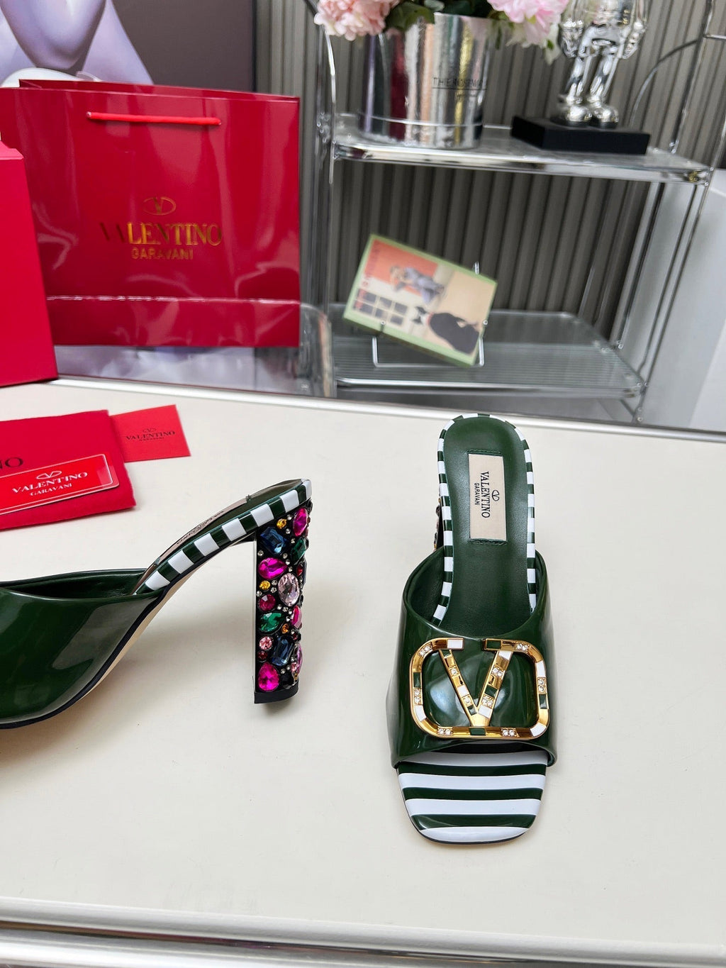 VT Vlogo High-Heeled Sandals 10.5cm Emerald Green Patent Leather 625761