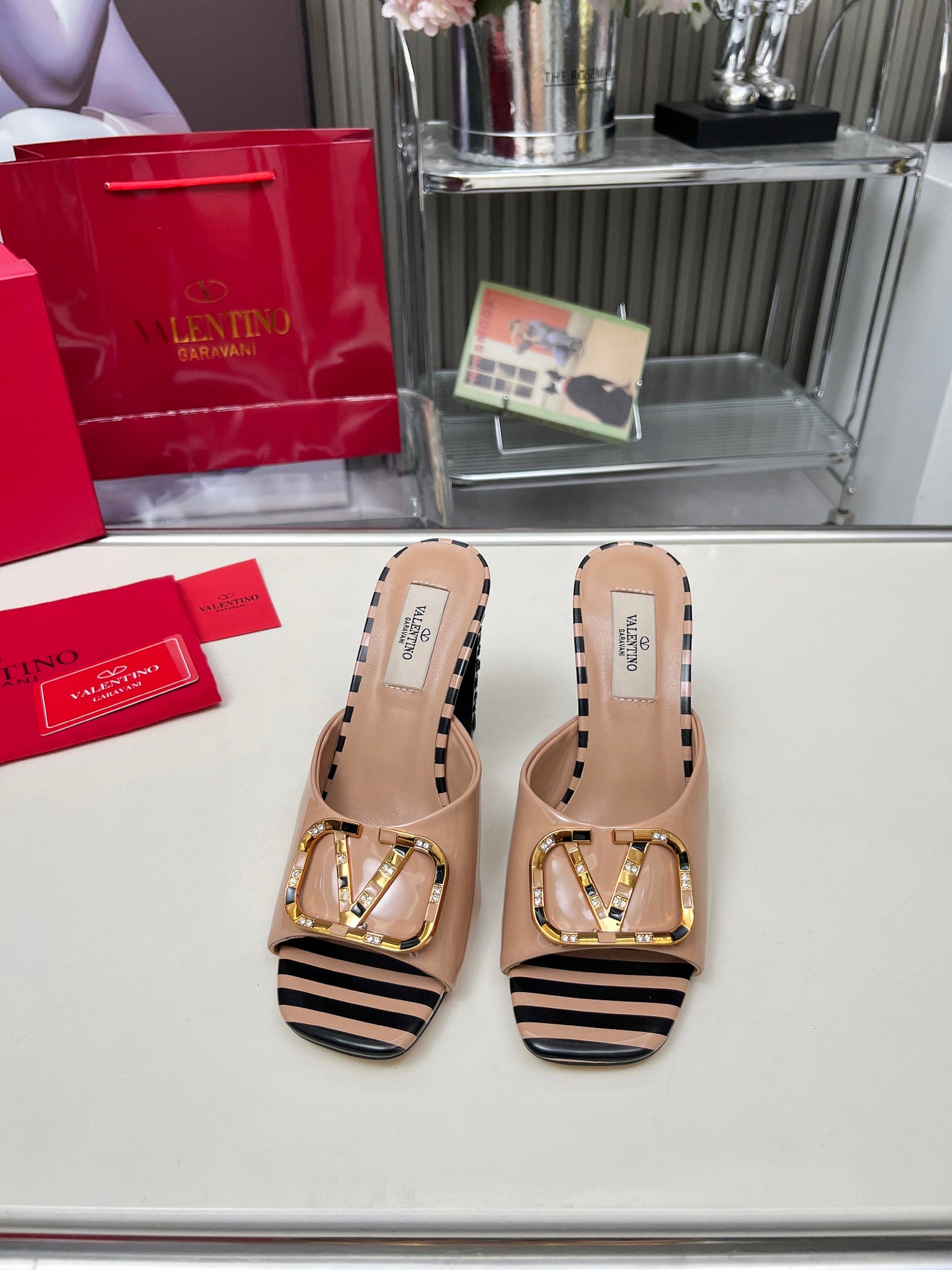 VT Vlogo High-Heeled Sandals 10.5cm Dusty Pink Patent Leather 625762