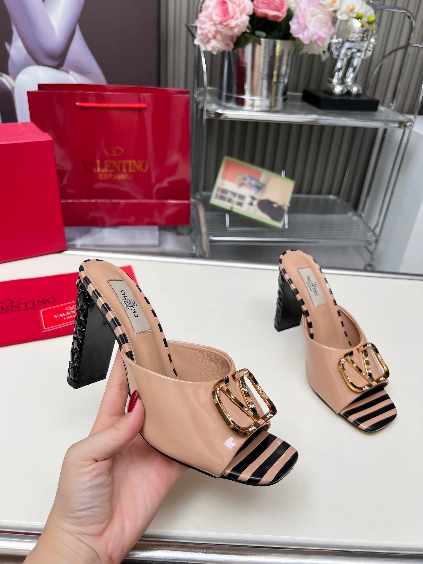 VT Vlogo High-Heeled Sandals 10.5cm Dusty Pink Patent Leather 625762