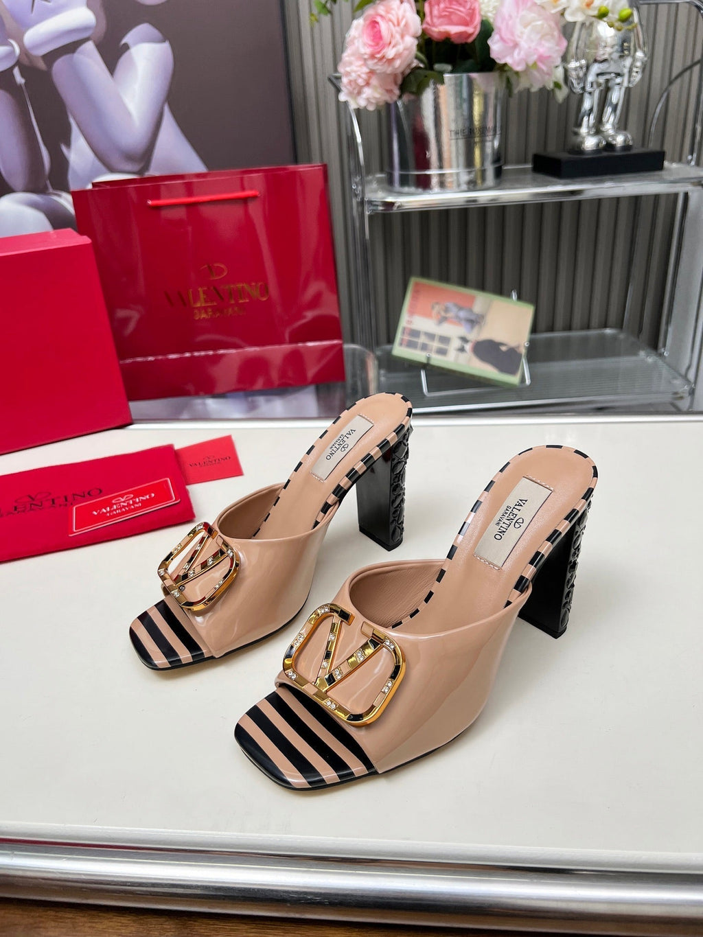 VT Vlogo High-Heeled Sandals 10.5cm Dusty Pink Patent Leather 625762