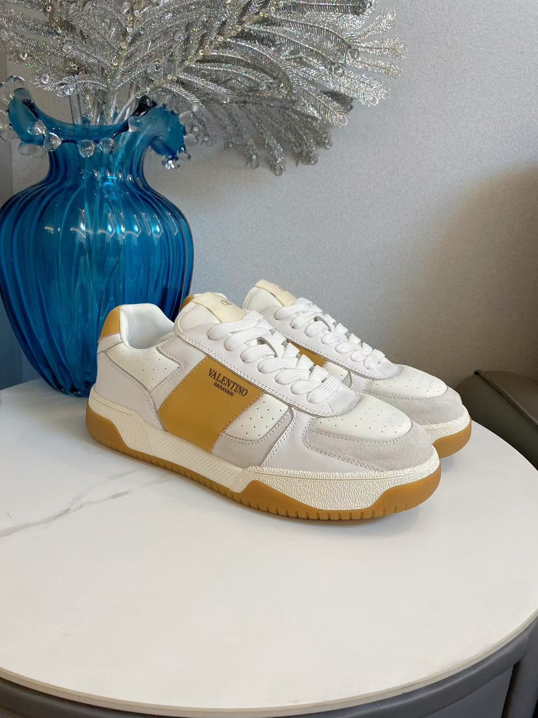 VT 25S Casual Sneakers White Tan Cowhide 563096