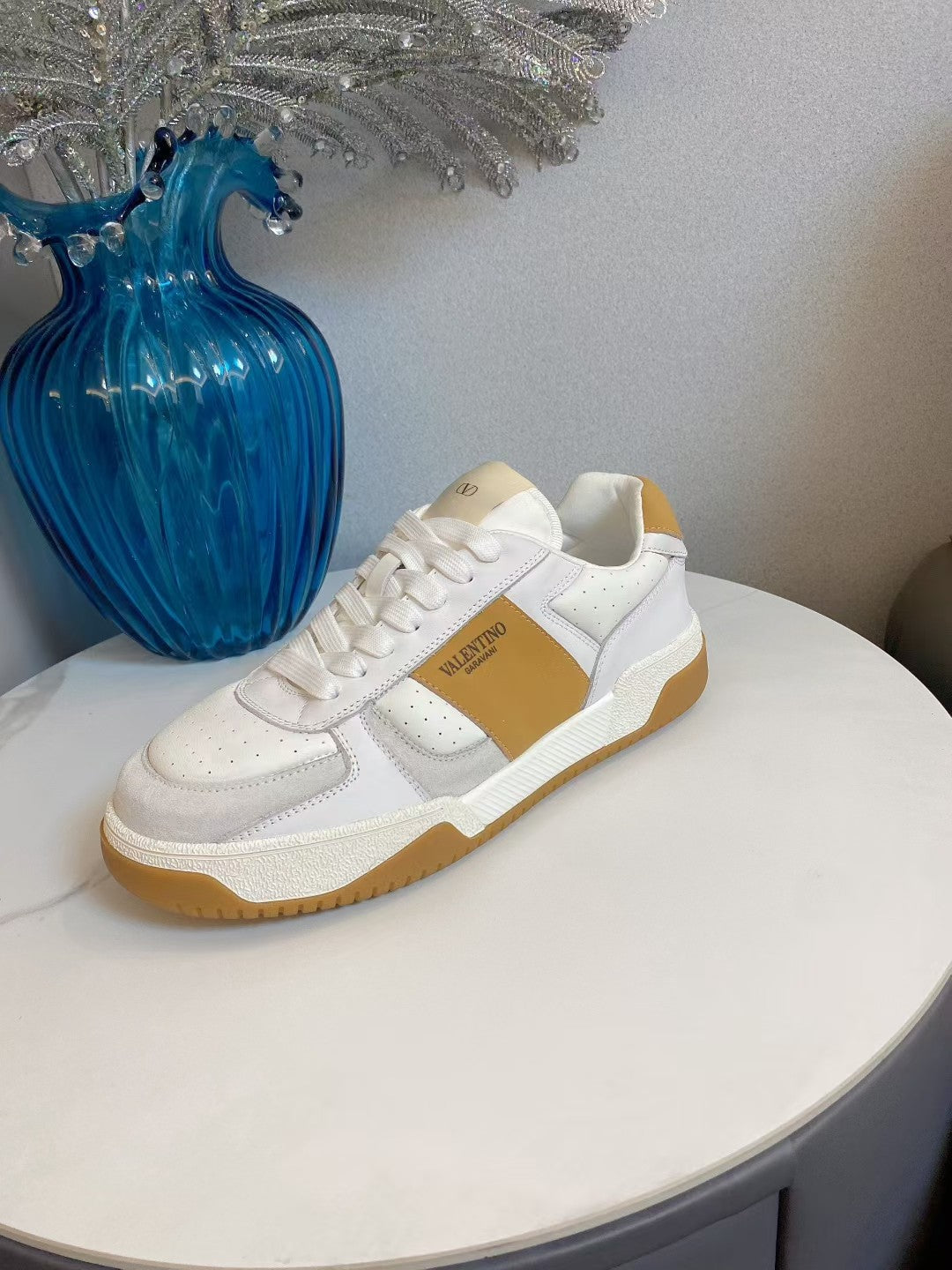 VT 25S Casual Sneakers White Tan Cowhide 563096