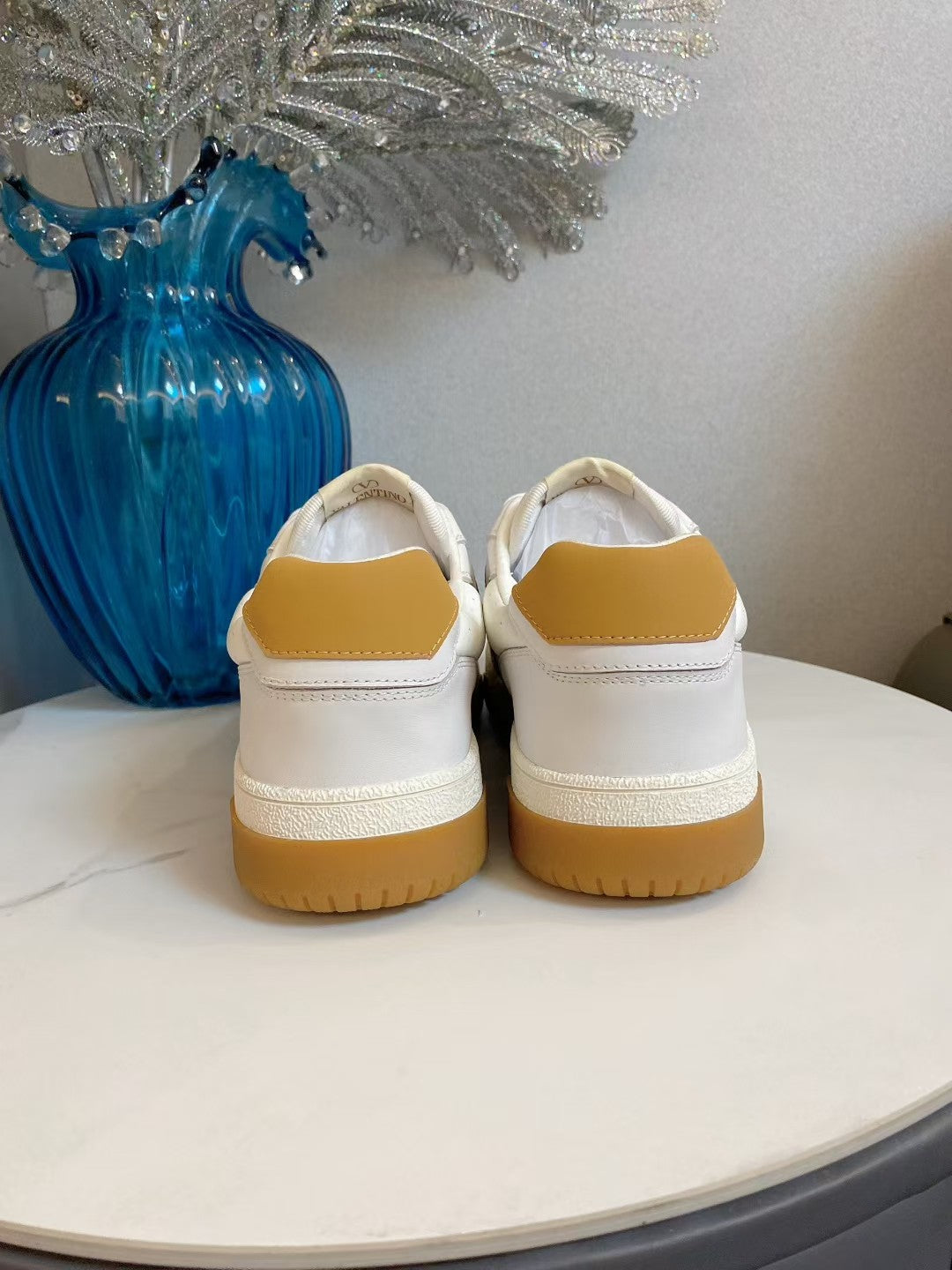 VT 25S Casual Sneakers White Tan Cowhide 563096
