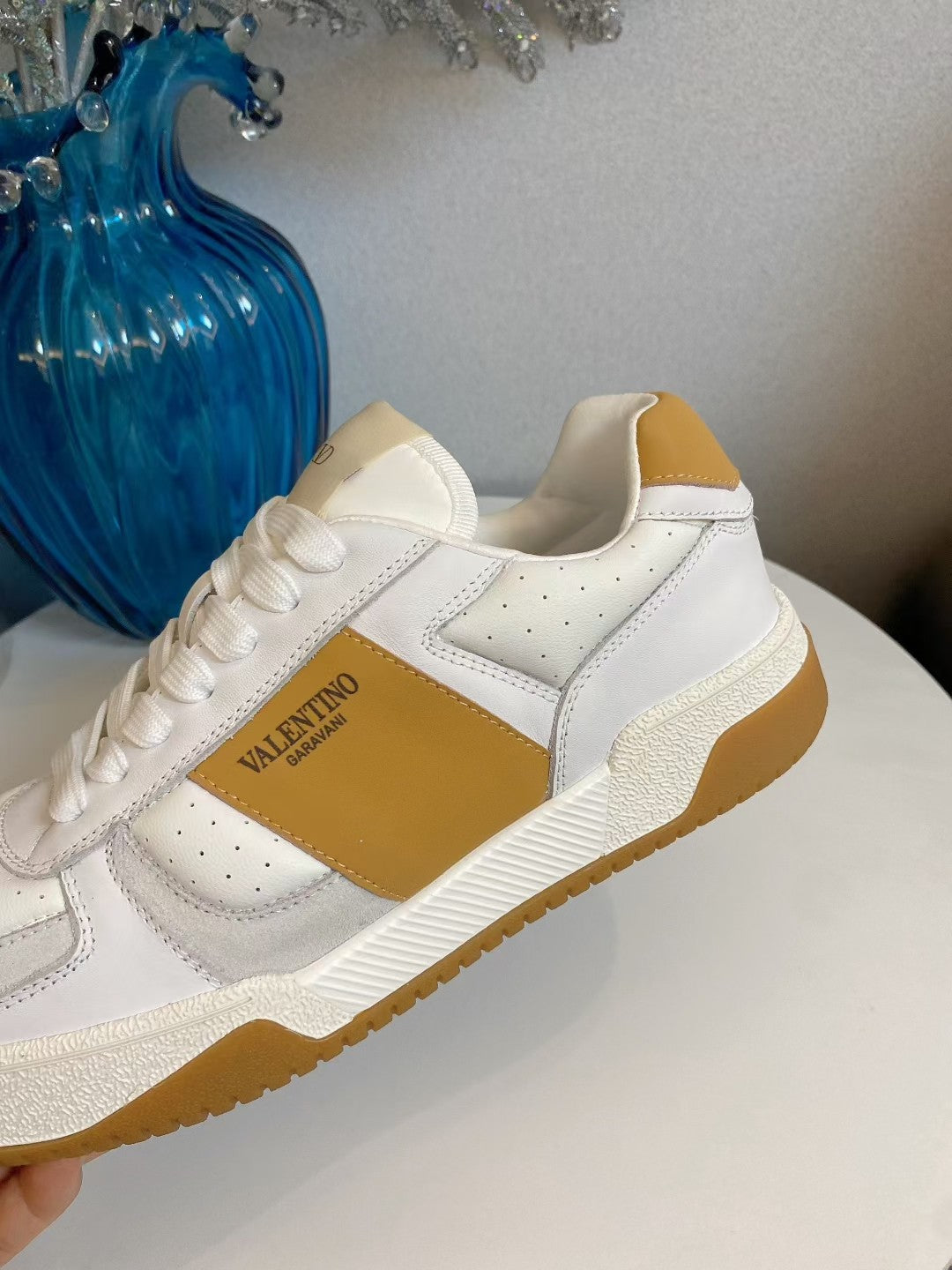VT 25S Casual Sneakers White Tan Cowhide 563096
