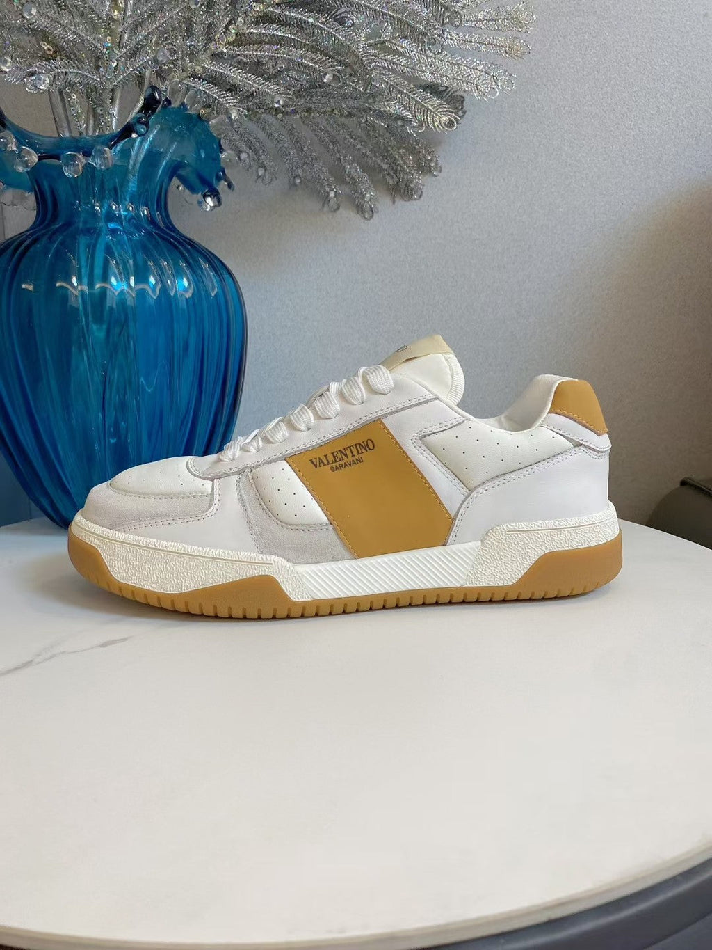 VT 25S Casual Sneakers White Tan Cowhide 563096