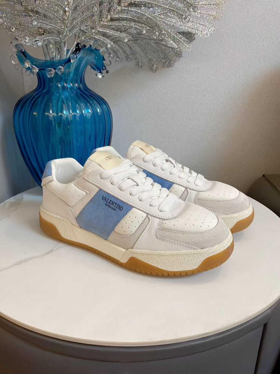 VT 25S Casual Sneakers White Blue Cowhide Suede 563097