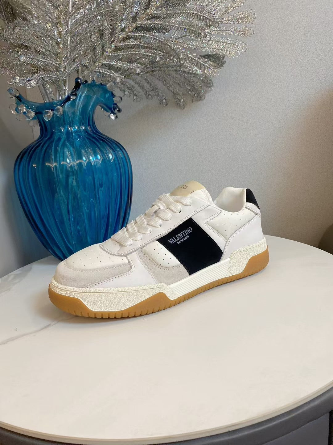 VT 25S Casual Sneakers White Black Cowhide Suede 563098