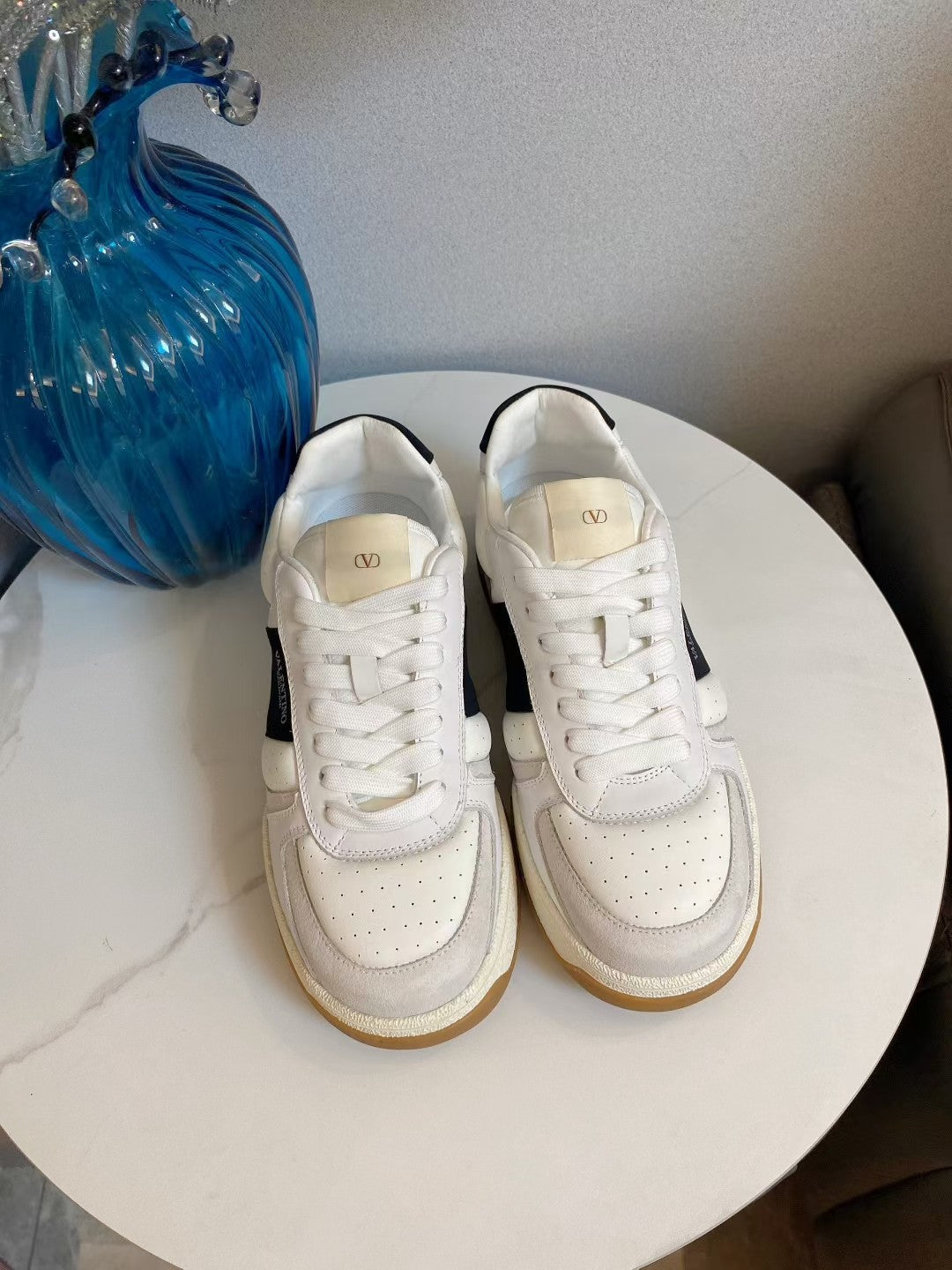 VT 25S Casual Sneakers White Black Cowhide Suede 563098