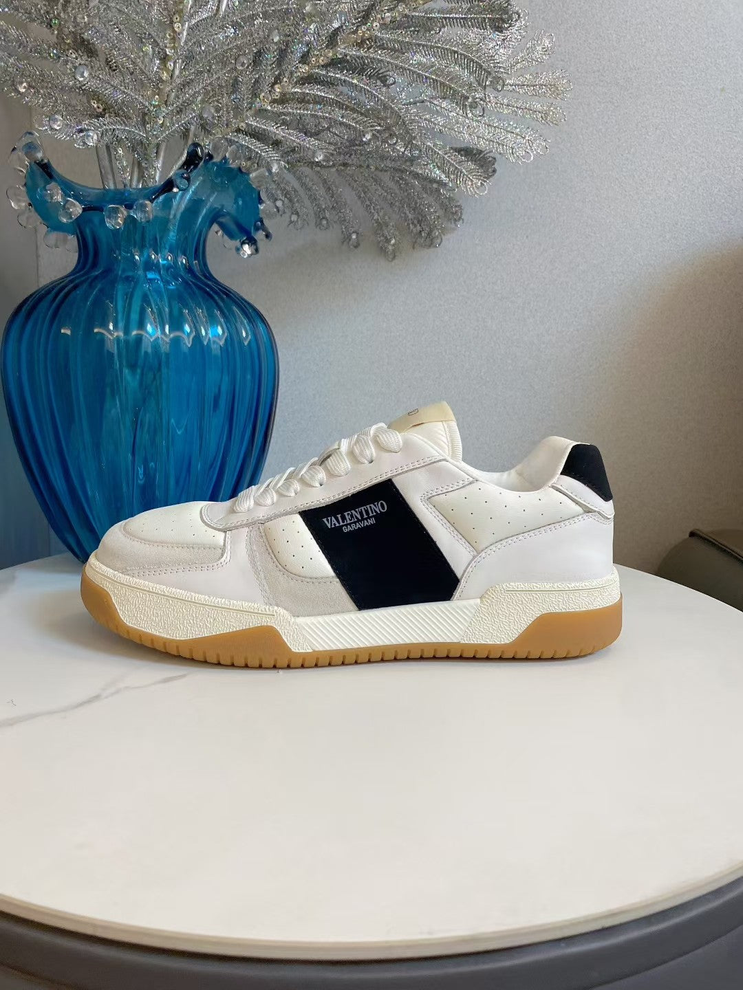 VT 25S Casual Sneakers White Black Cowhide Suede 563098