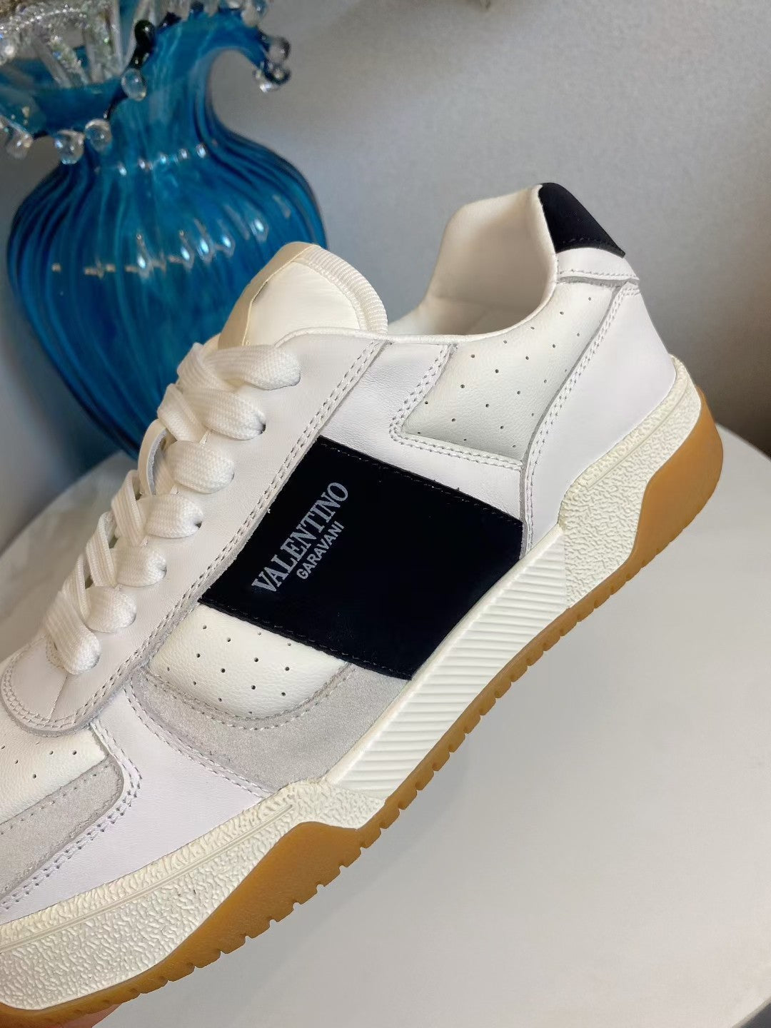 VT 25S Casual Sneakers White Black Cowhide Suede 563098