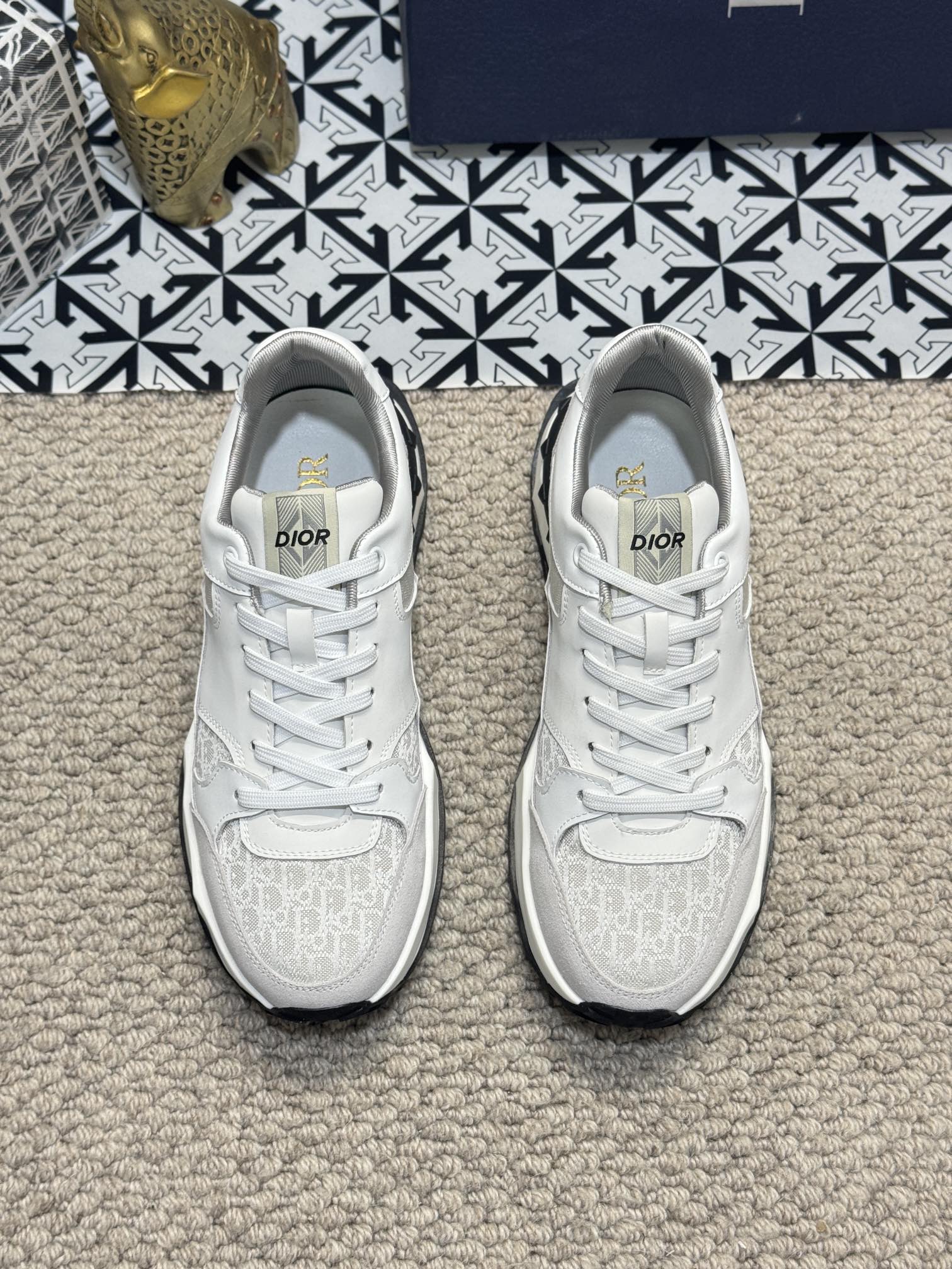 CD B25 SNEAKER WHITE AND BEIGE CALFSKIN