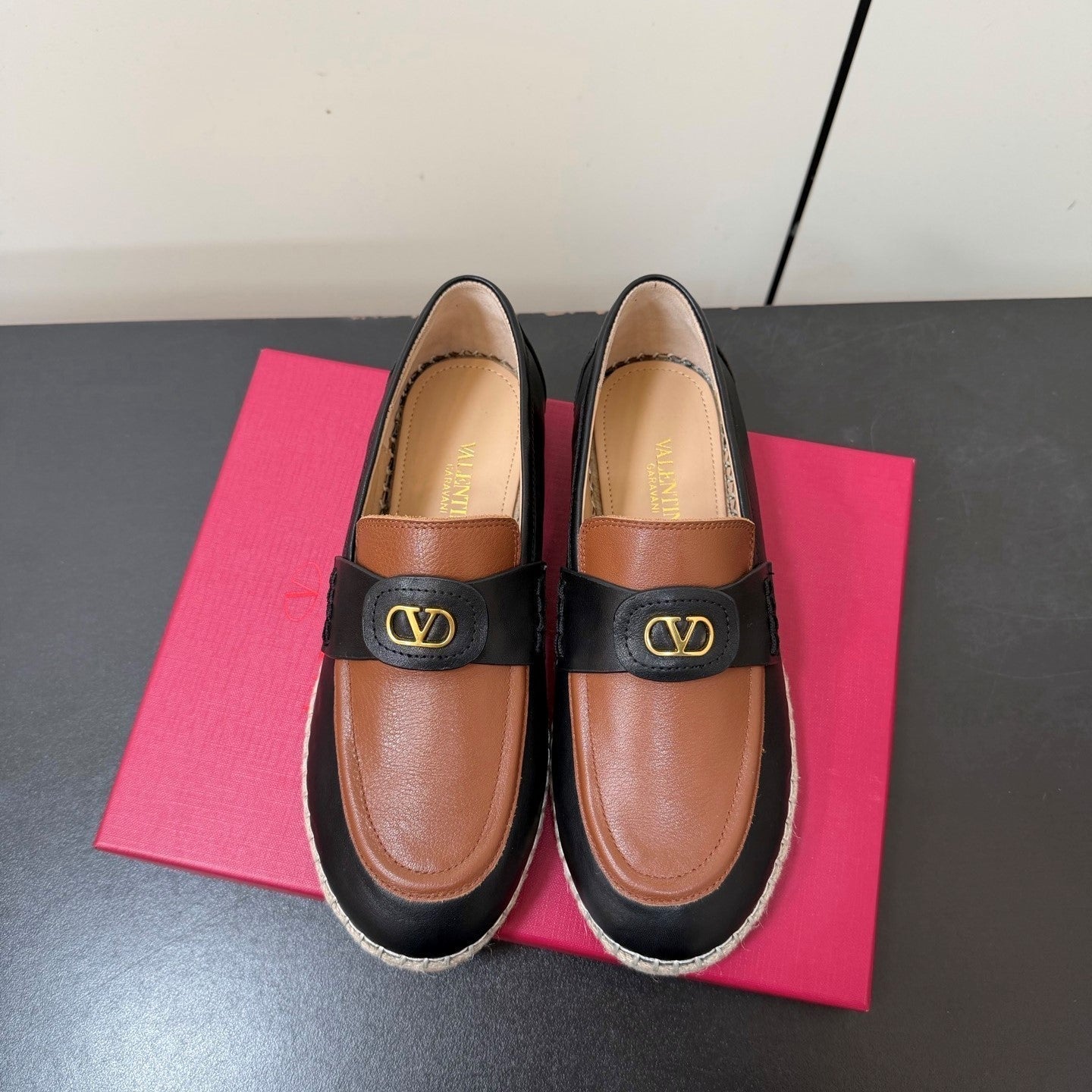 Valen Palm Avenue Loafer Black Brown Raffia Calfskin 619034
