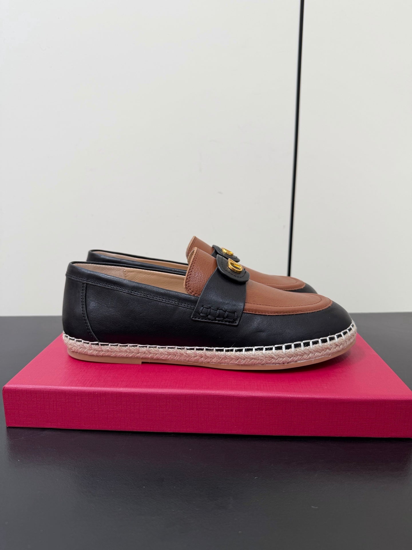 Valen Palm Avenue Loafer Black Brown Raffia Calfskin 619034