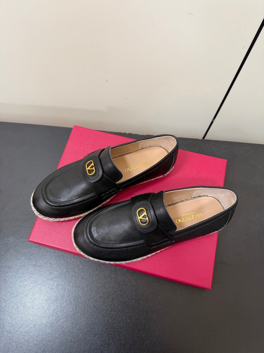 Valen Palm Avenue Loafer Black Raffia Calfskin 619036