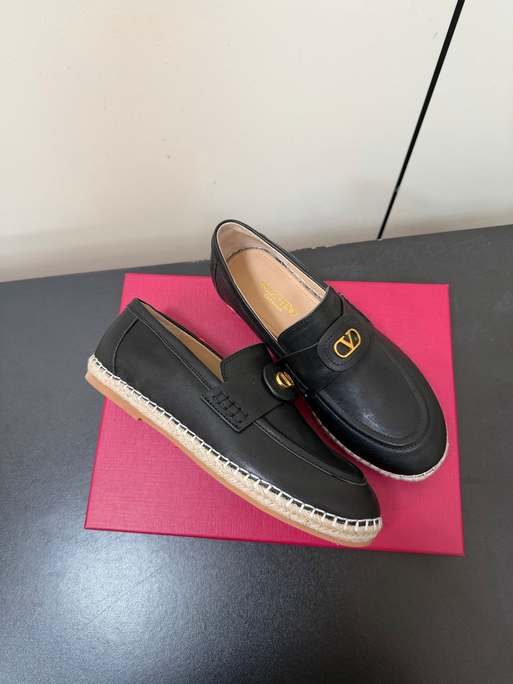 Valen Palm Avenue Loafer Black Raffia Calfskin 619036